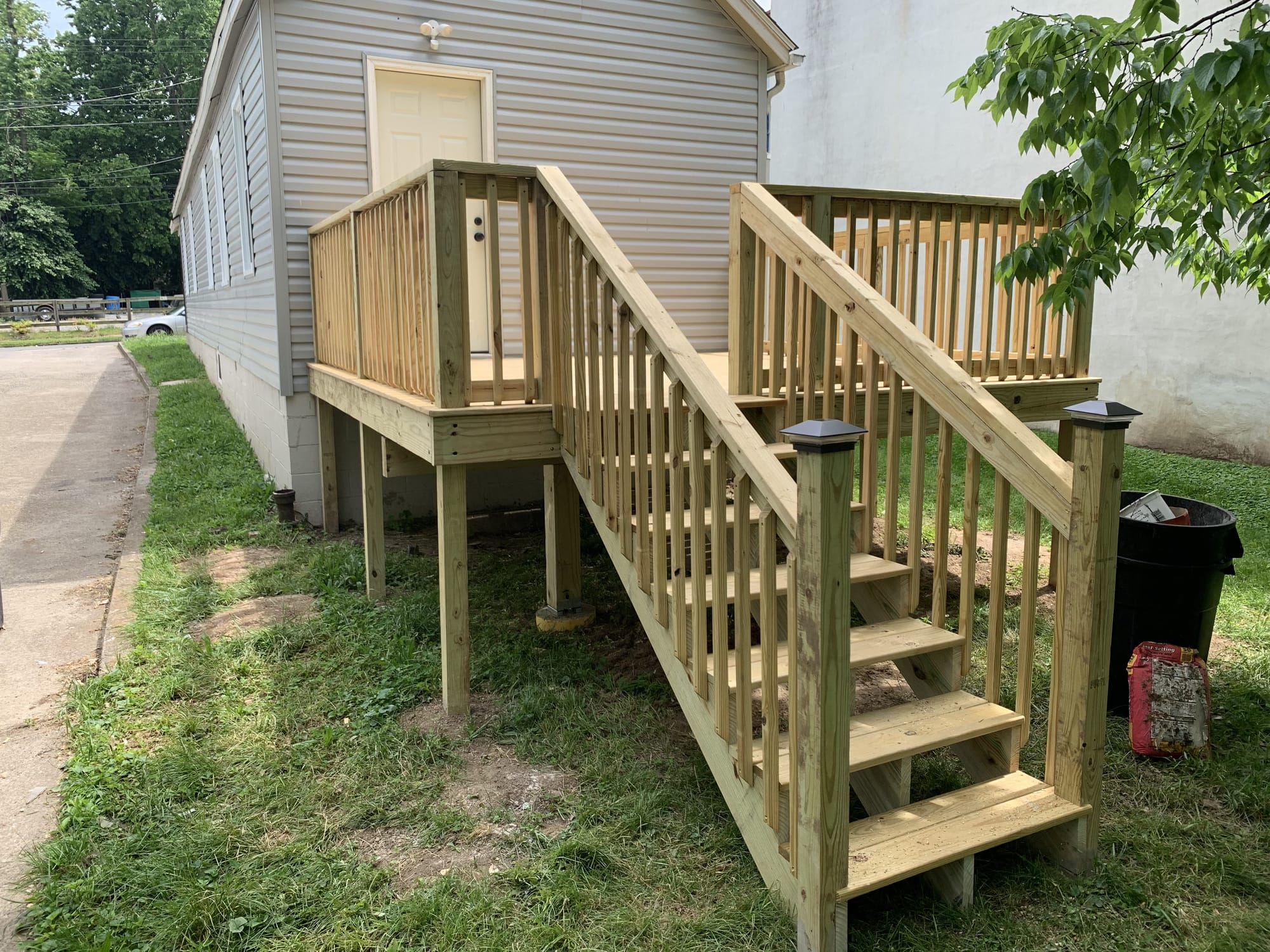 Custom fence and deck project in Lexington KY by Big Blue Fence and Deck